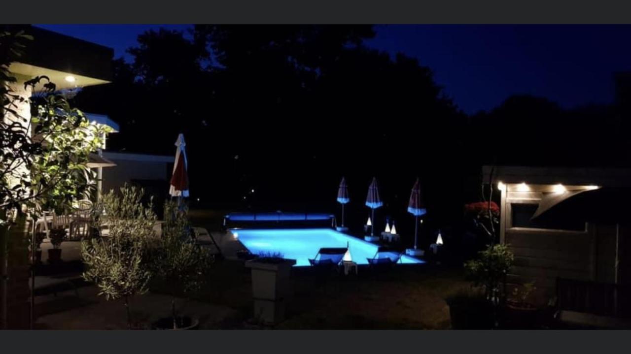 B&B Maison Saint Tropez Ейндховен Екстериор снимка